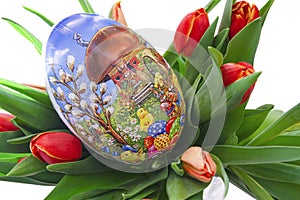 Happy Easter egg and tulip bouquet