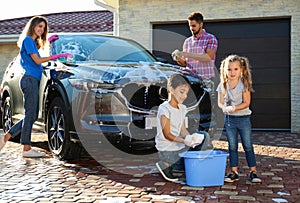 Happy family washing img