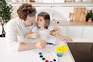 Happy father painting img