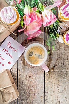 Happy moms day background with cupcakes