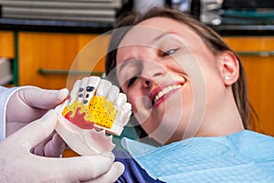 Contento sul il dentista 