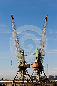 Harbour cranes
