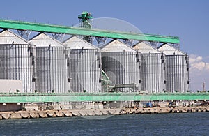 Harbour silos