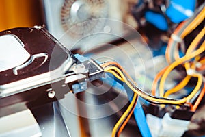 Connect the hard disk