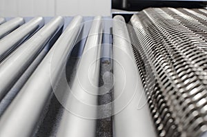 Offset pring production plant