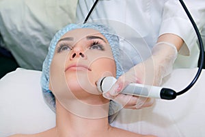 Hardware facial cosmetology for face shape correction.
