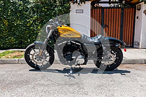 Harley davidson iron 883