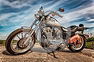 Harley-Davidson - Sportster 883 Low