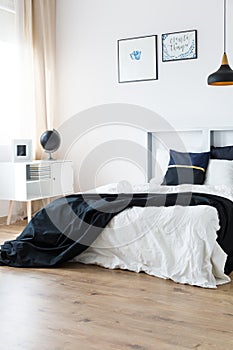 Harmonic minimal bedroom