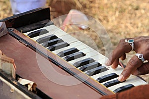 Harmonium photo