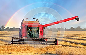 Harvester machine with rainbow