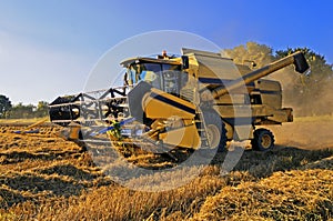 Harvester-thresher combine