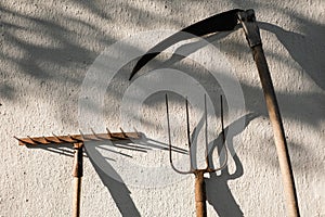 harvesting tools: villas, scythe, rakes