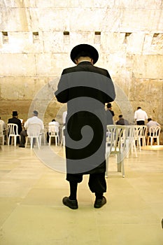 Hasidic jews by wailing wall