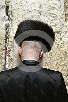 Hasidic jews by wailing wall