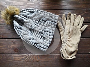 Hat and gloves