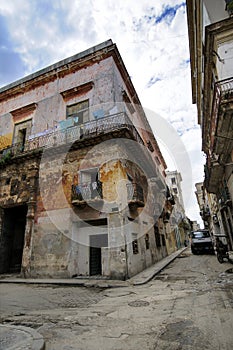 Havana eroded building facade photo