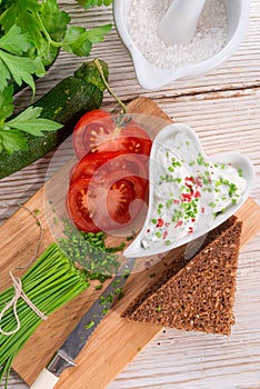 Have breakfast curd with chives