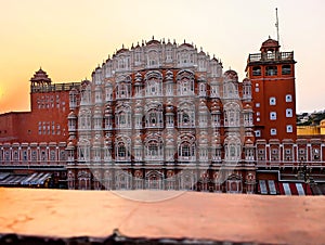 Hawa Mahal jaipur, the building looks like a honeycomb