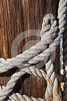 The hawser on the post