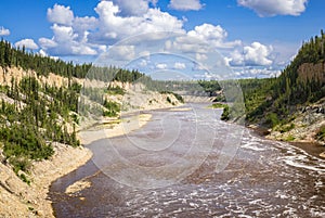 Hay River bekow Louise Falls