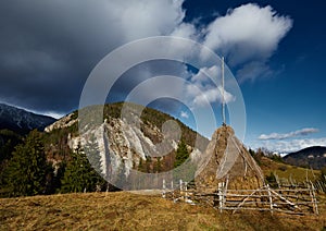 Fieno camini un montagne 