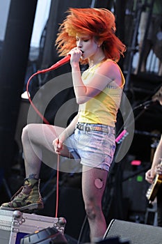 Hayley Williams from Paramore performing live.