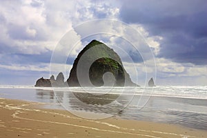 Cannon Beach with Haystack Rock, Pacific Northwest, Oregon Coast