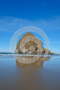 Haystack Rock, Cannon Beach, Oregon, USA