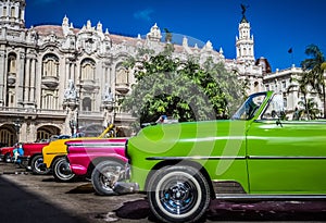 HDR - Beautiful american convertible vintage cars parked in Havana Cuba - Serie Cuba Reportage