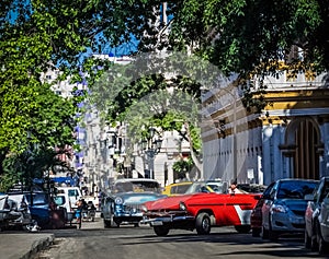 HDR - Street life scene in Havana Cuba with american vintage cars - Serie Cuba Reportage photo