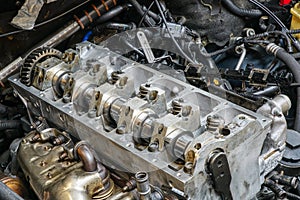 The head of the block of cylinders with removed valve cover