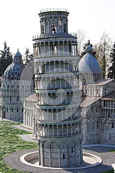 Leaning Tower of Pisa (Italian: Torre pendente di Pisa photo