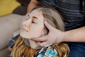 Headmassage in home.