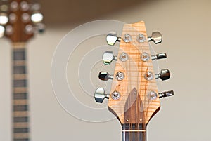 Headstock guitar