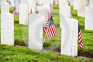 Monumenti americano bandiere veterani cimitero 