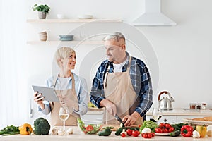 Health care in middle age, new recipe and cook together