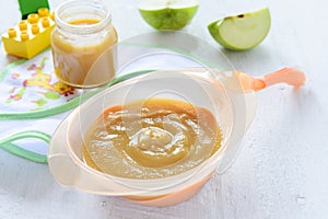 Healthy baby nutrition: apple puree