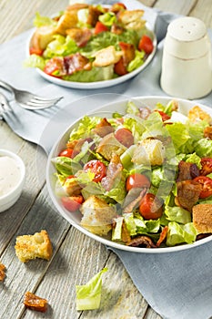 Healthy BLT Salad with Croutons