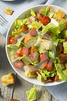 Healthy BLT Salad with Croutons