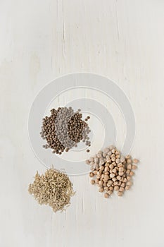 Healthy food ingredients: wholegrain rice, lentils and chickpeas.