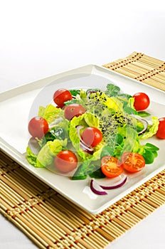 Healthy food to lose weight: fresh salad