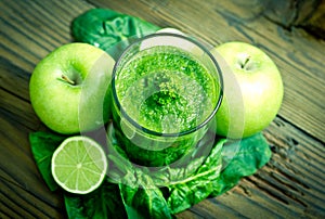 Healthy green smoothie