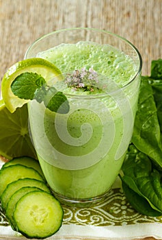 Healthy green smoothie