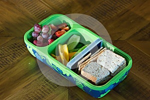 Healthy kids school lunchbox without nuts that is an allergy-friendly lunch box