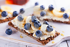 Healthy sandwiches with berry