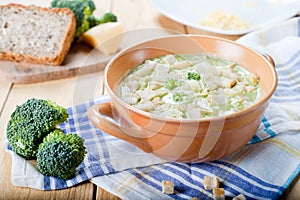Healthy spring broccoli soup