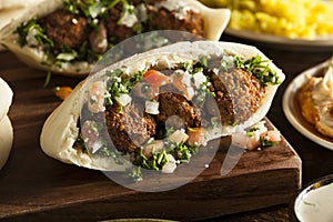 Healthy Vegetarian Falafel Pita