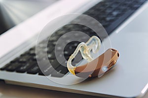 Hearing aid device on laptop