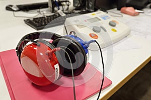 Hearing screening and check equipment